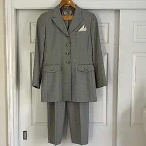 Le Suit Women’s Two-Piece Sage colored Suit with Button Jacket